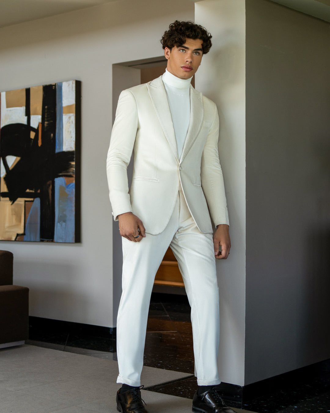 Off-white peak lapel velvet tuxedo